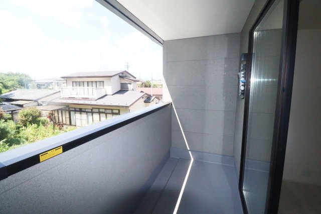 郡山市安積町笹川字西長久保　　　２号棟　　　安積第１小学校、安積中学区　のバルコニー