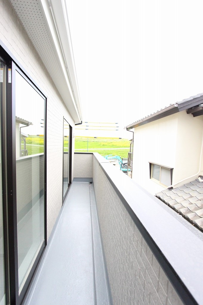 三郷市　鷹野3丁目　新築戸建のバルコニー|同形状・同仕様