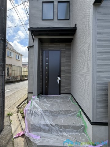 平塚市河内2丁目　新築戸建　全1棟1号棟の玄関