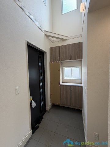 平塚市河内2丁目　新築戸建　全1棟1号棟の玄関
