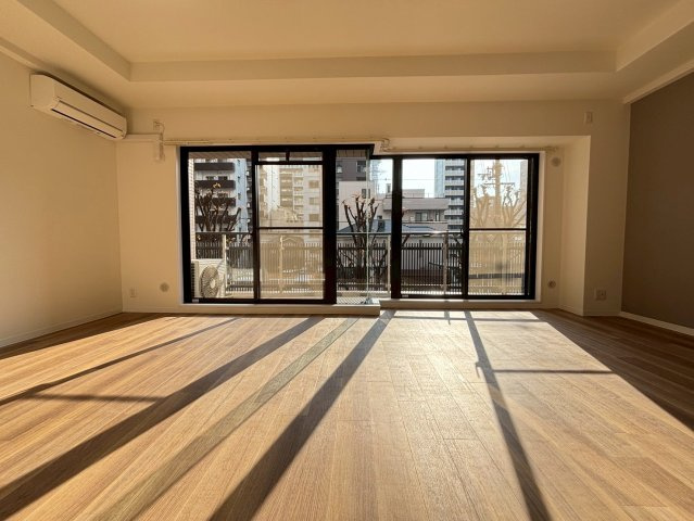 【居間・リビング】 | フロンティアタワー難波EAST