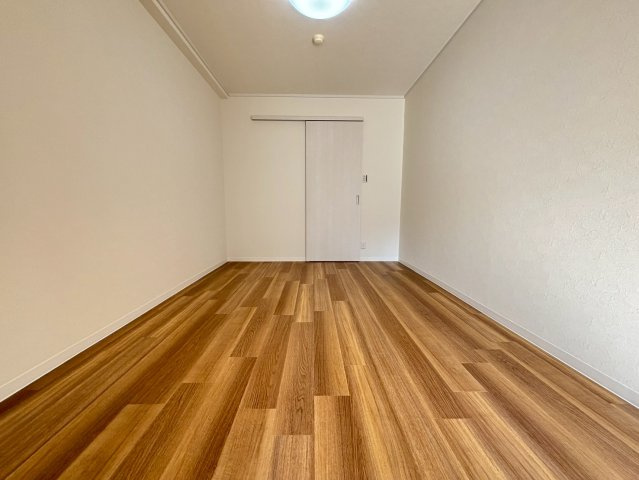 【洋室】 | フロンティアタワー難波EAST