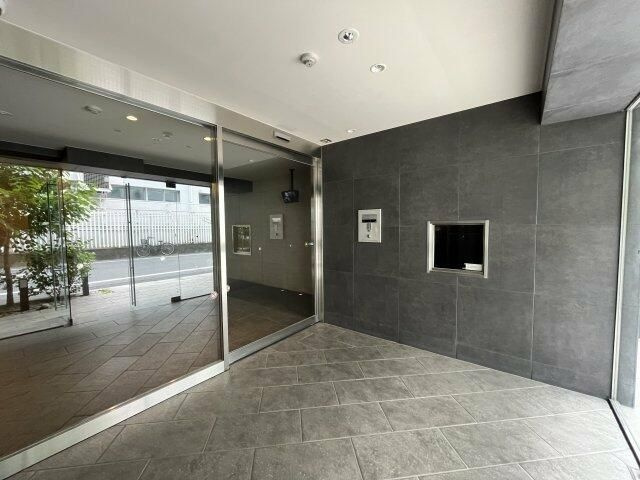 墨田区緑３丁目の賃貸マンションのエントランス