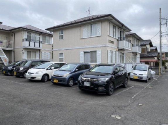 アーバンハイツYAMATOの駐車場