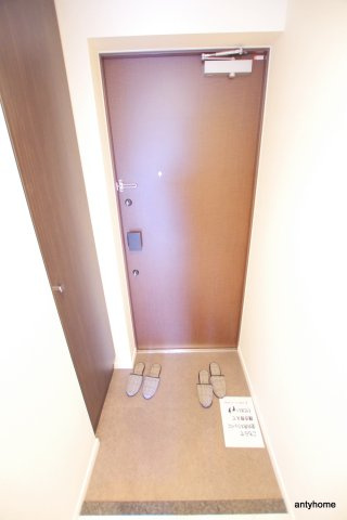 ルーエ天満橋　仲介手数料無料の玄関