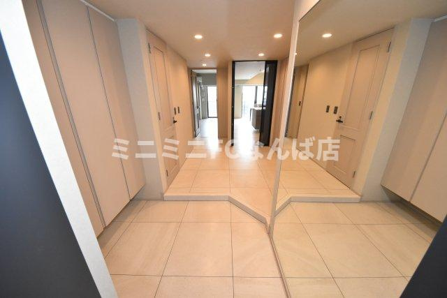 アーバネックス谷町四丁目の玄関