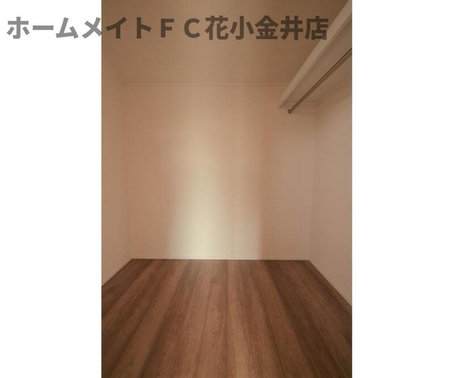 【洋室】 | 岩蓮華
