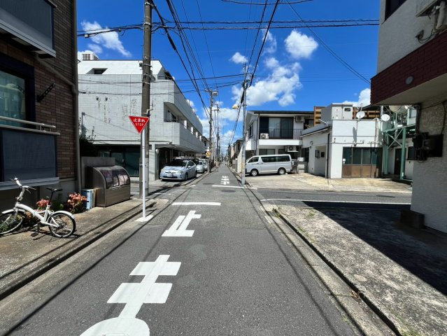 目黒区原町　建築条件なし売地の前面道路含む現地写真