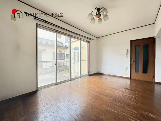 【居間・リビング】 | 北葛飾郡杉戸町大字鷲巣　中古戸建