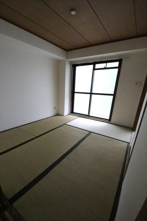 エメラルド立花Ⅱの和室