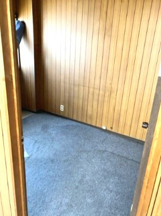 東中合町店舗の内装