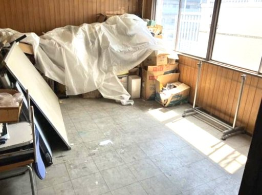 東中合町店舗の内装