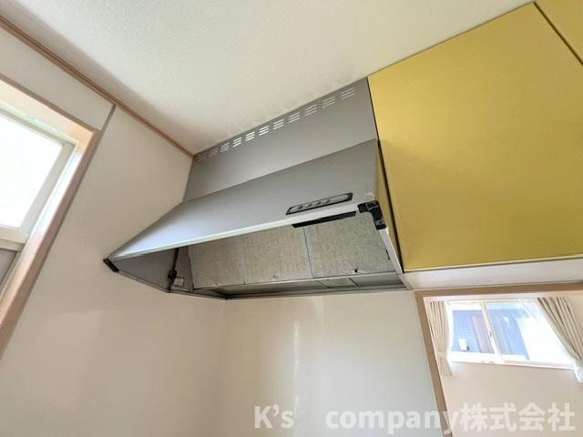 高座郡寒川町大曲1丁目　中古戸建のキッチン|レンジフード☆