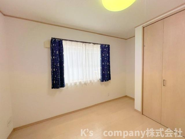 高座郡寒川町大曲1丁目　中古戸建の洋室|洋室5.3帖◇