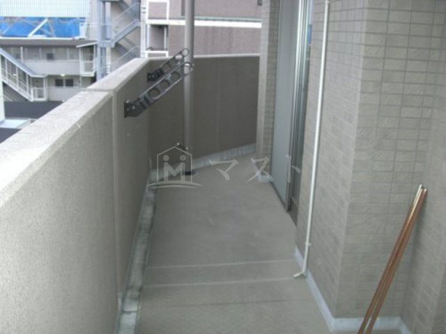 エイペックス心斎橋東のバルコニー