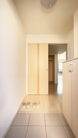 ツインズI番館の玄関