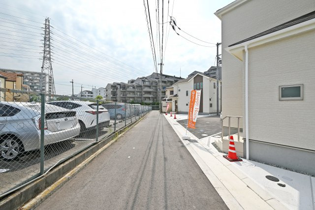 ハートフルタウン西昆陽2丁目新築戸建て全4区画│4LDK+駐車2台可の前面道路含む現地写真|前面道路は北側4.0ｍ公道です。