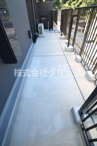 Le'a横濱上星川のバルコニー