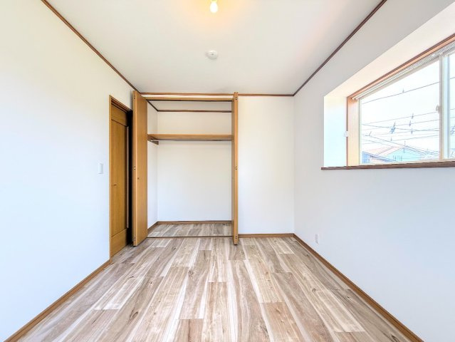 栄区桂台南2丁目　中古戸建て　第1の洋室|◆感性を育むプライベートルームはシンプルでスマートな空間。好みの空間で読書をしたり、音楽を聞いたりと一人の時間も充実したものにできます。