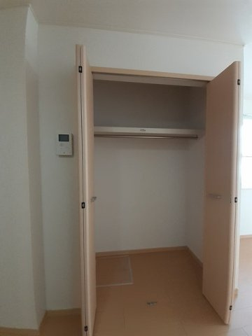 ハイツまるやまの収納|こまごまとしたものを収納できそうですね