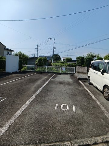 ウイングⅡの駐車場|カースペースがあります