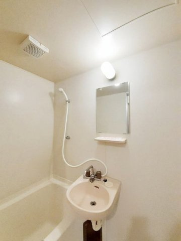 ピースフルハイツの洗面所|コンパクトで使いやすい洗面所