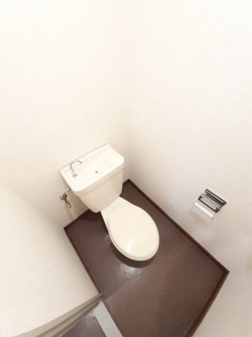 ピースフルハイツのトイレ|ゆったりとした空間のトイレです