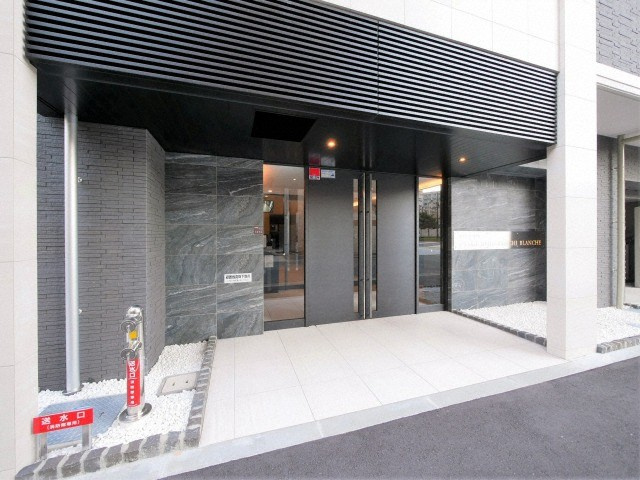 エスリード大阪上本町ブランシュのエントランス