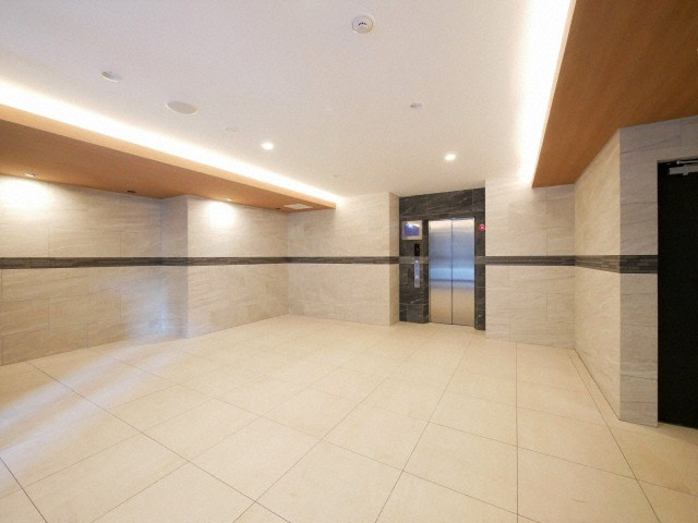 エスリード大阪上本町ブランシュのロビー