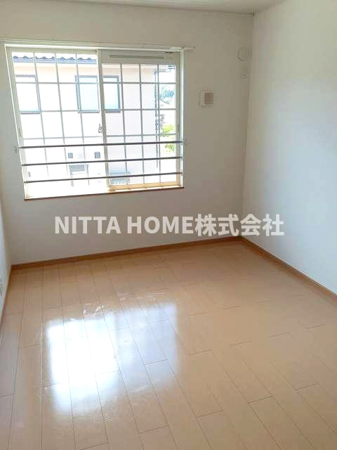 イリーデの内装|６帖の洋室が２部屋ついています◇