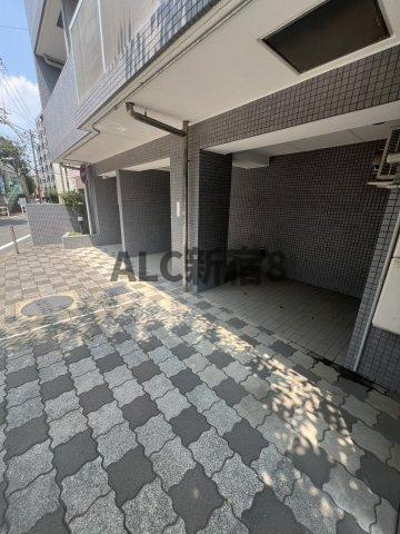 大井町タウンハウスの駐車場