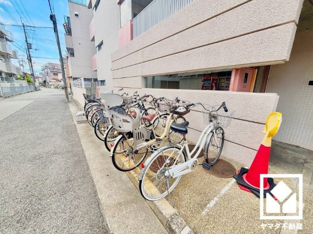 クレール東塚口の駐輪場