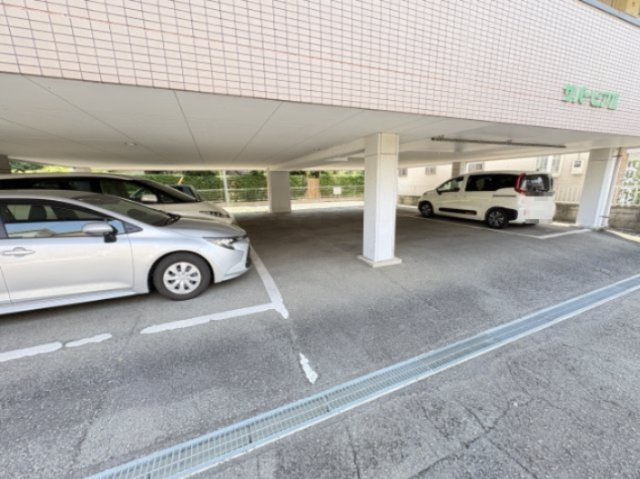 サバービアⅡの駐車場