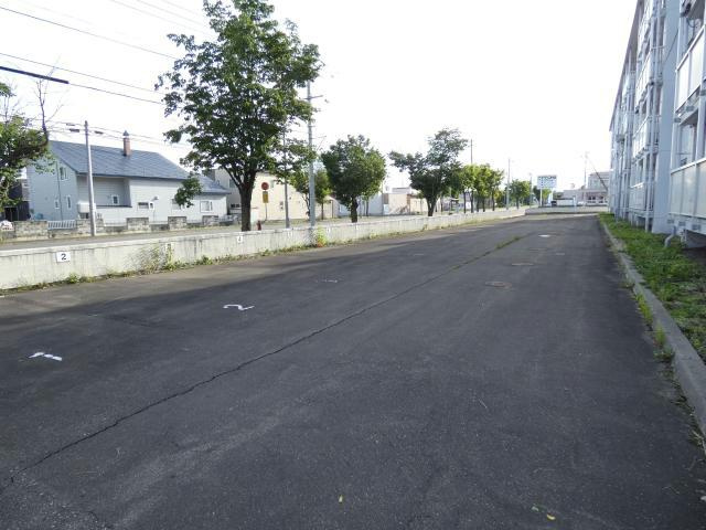 ビレッジハウス帯広1号棟の駐車場