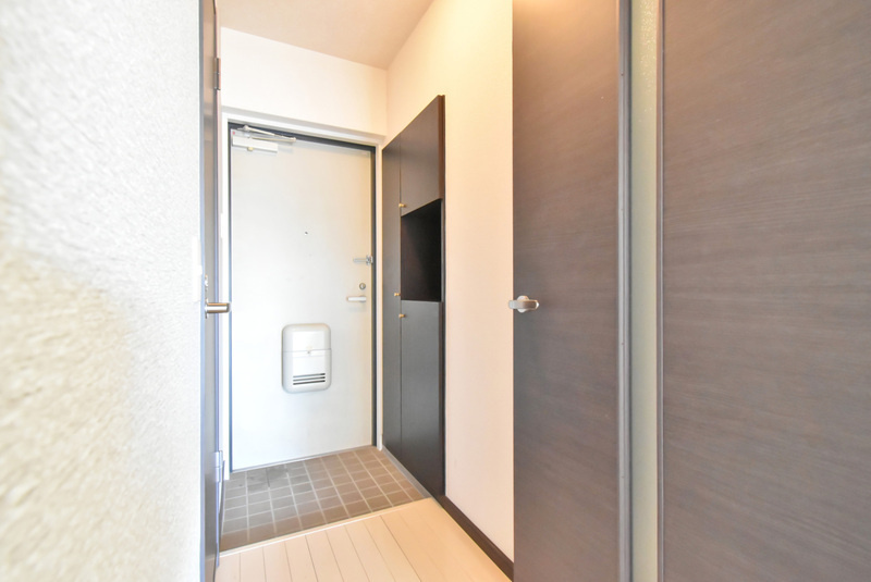 元町パークビル【キャッシュバック対象物件】の玄関