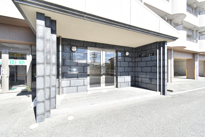 元町パークビル【キャッシュバック対象物件】のエントランス