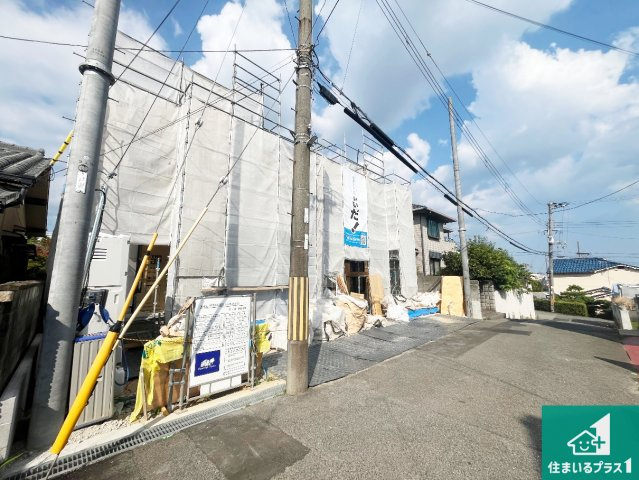 明石市東朝霧丘　新築一戸建ての前面道路含む現地写真|周辺は落ち着いた街並みの住宅地！子育てがしやすい住環境です！まだ未完成ですが、現地でしかわからない事もございます。是非一度ご覧ください。