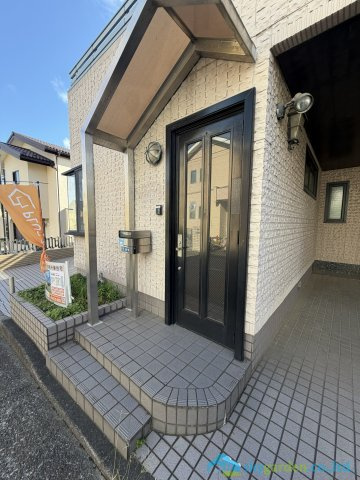平塚市ふじみ野2丁目　中古戸建の玄関