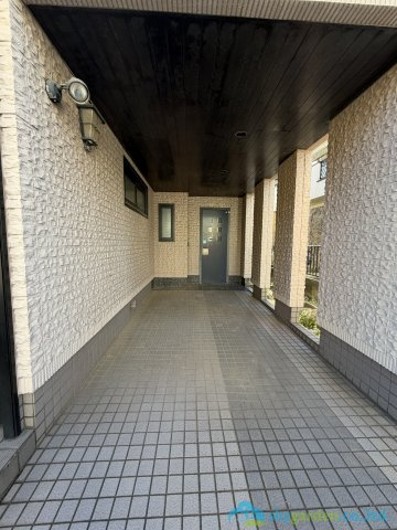 平塚市ふじみ野2丁目　中古戸建の玄関
