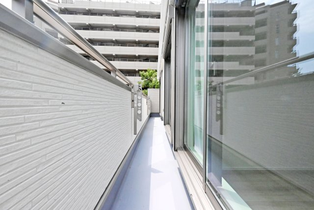 ハートフルタウン西昆陽2丁目新築戸建て全4区画│4LDK+駐車2台可のバルコニー|長さのあるバルコニーで使い勝手◎。洗濯物や布団干しにも便利な、暮らしに嬉しいスペースです。