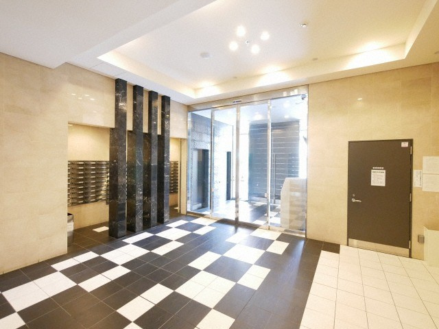 エスリード松屋町SOUTHのロビー