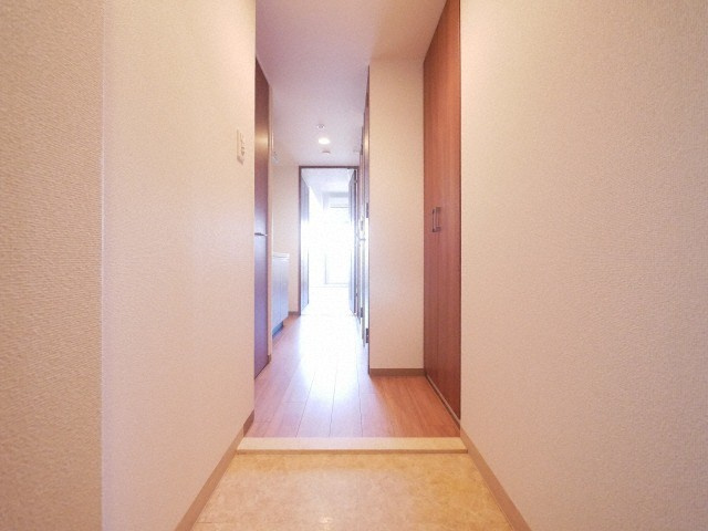 エスリード松屋町SOUTHの玄関