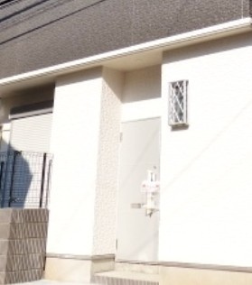 デュオキューブ坂下町のエントランス
