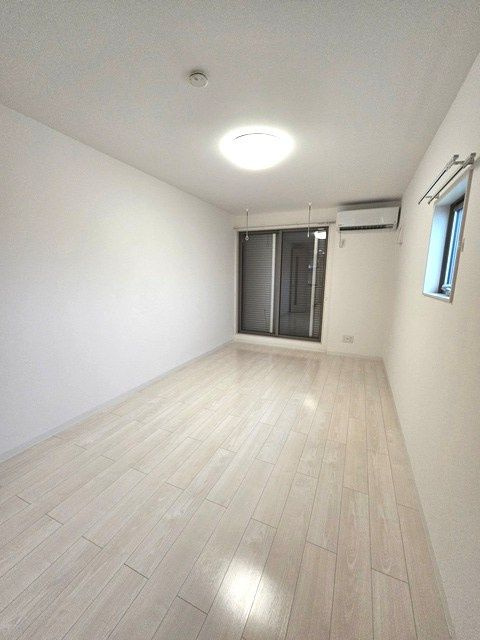 ＲＩＳ弐番館の居間・リビング