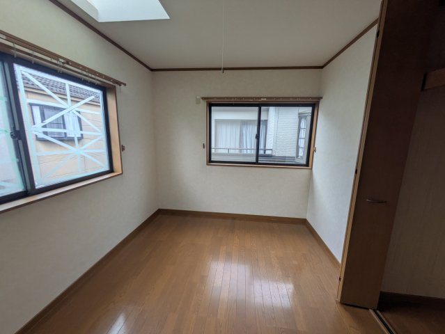 【洋室】 | 春日部市大畑　テラス屋根　4LDK　