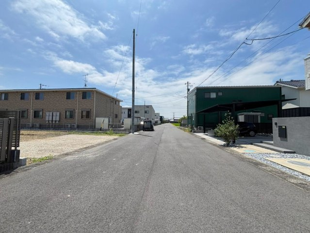 リーブルガーデン　羽島市福寿町間島　全２区画分譲の前面道路含む現地写真|「現地（2026年8月4日）撮影」　
■前面道路　
■ヤマダ不動産　株式会社リライフ