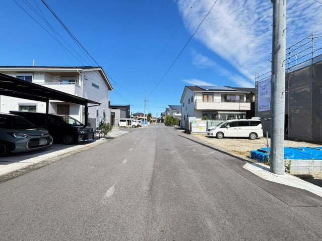 リーブルガーデン　羽島市福寿町間島2丁目　全２区画分譲の前面道路含む現地写真|「現地（2026年10月2日）撮影」　
■前面道路　
■ヤマダ不動産　株式会社リライフ