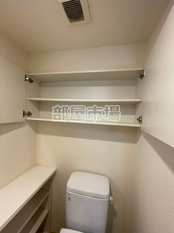 クレアシオン浅草Ⅱのトイレ|トイレ上収納