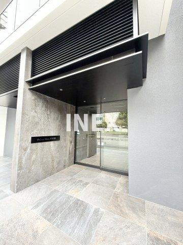 横浜市中区長者町４丁目の賃貸マンションのエントランス