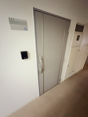 STEP1の玄関